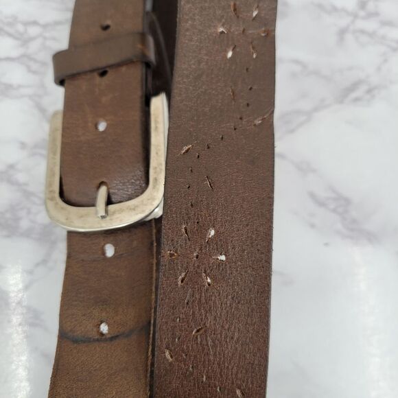 Faded Glory Vintage Women's Brown Leather Belt With Laser Cut Floral Design - Picture 3 of 10